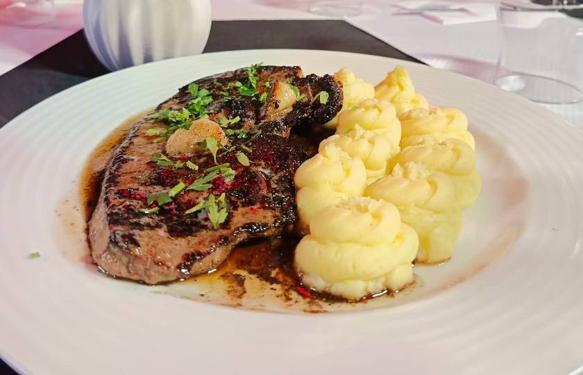 Le restaurant - Brasserie L'inédit - Bondy - Restaurant halal Rosny sous Bois - manger a BONDY